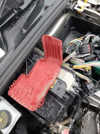 Piezas cubre batería Peugeot 308