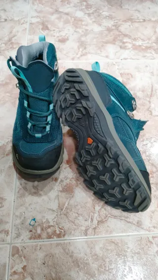 Botas de montaña talla 37 waterproof