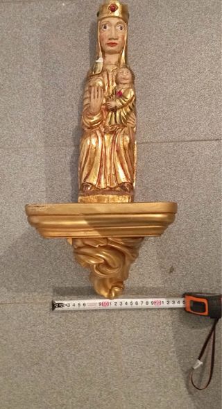 Estatua Virgen con niño dorada