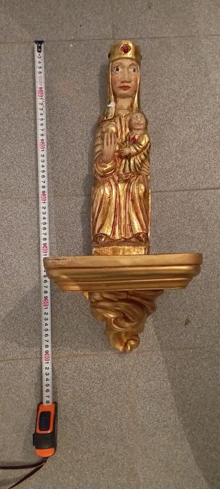 Estatua Virgen con niño dorada