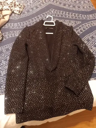 Chaqueta negra con lentejuelas Sfera
