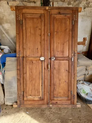 Puerta doble madera rústica antigua