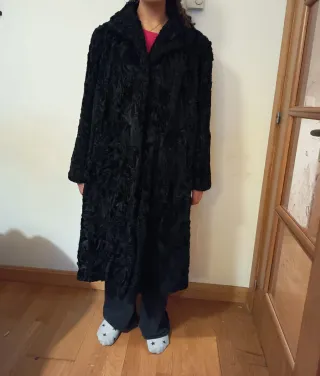 abrigo de piel de animal (Astracán)