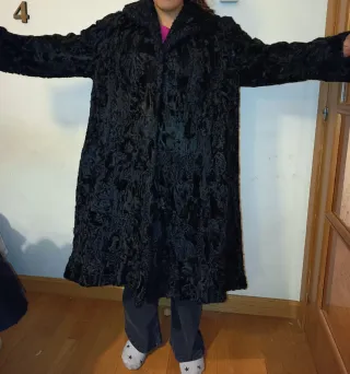 abrigo de piel de animal (Astracán)