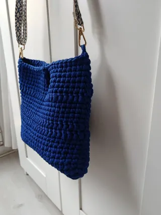 Bolso bandolera de lana azul