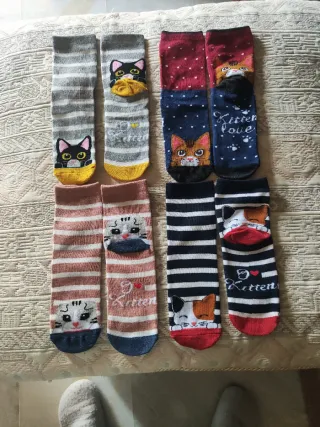 CALCETINES DE GATITOS.