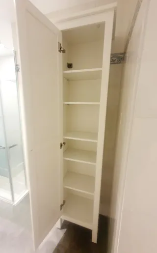 Armario alto baño con espejo Hemnes Ikea