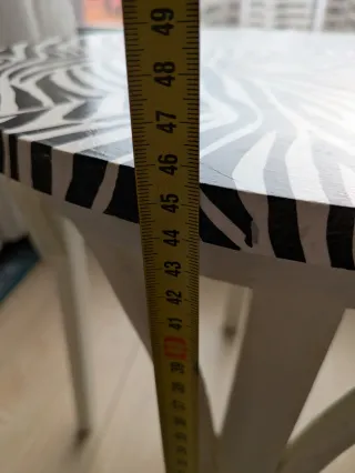 Mesa redonda pequeña estampado cebra