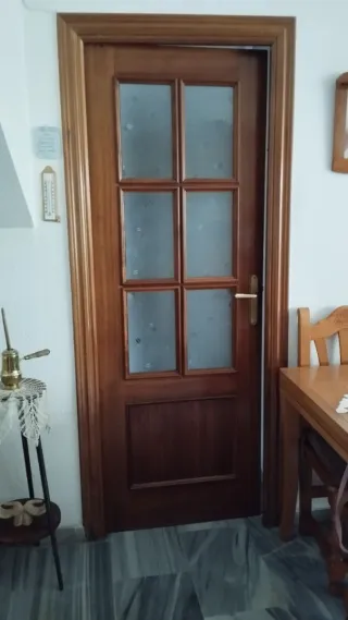 Puertas de paso (7), 3 de ellas con vidriera