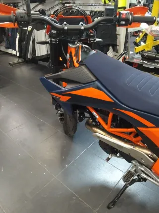 KTM 690 SMC R MODELO 2026