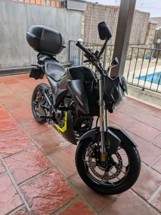 Zontes z2 125 con cajón desmontable