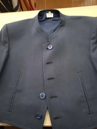 Chaqueta campera azul con botones