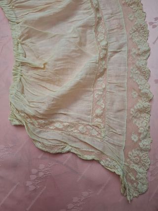 TIRA DE ORGANZA PLISADA, ANTIGUA CON ENCAJE