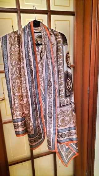 Grand foulard elegante