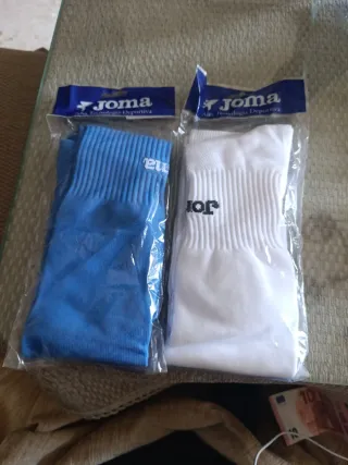 Medias futbol y camiseta deporte .4€ y 5€