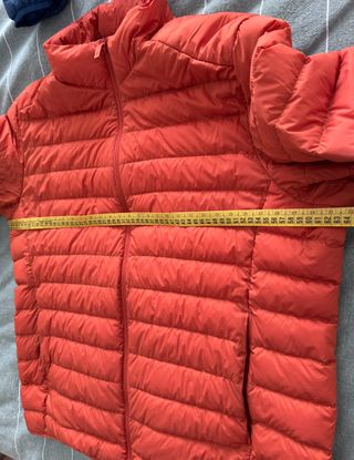 Plumas Uniqlo naranja, XL