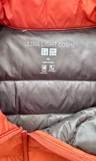 Plumas Uniqlo naranja, XL