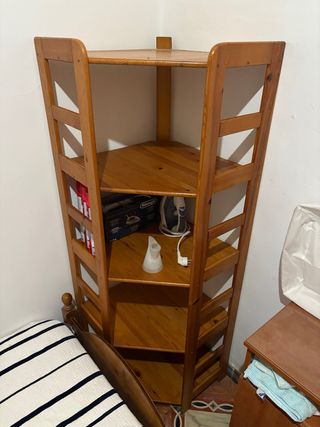 Estantería esquinera
