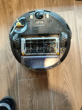 Roomba 642 con accesorios de repuesto