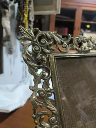 Marco de bronce antiguo