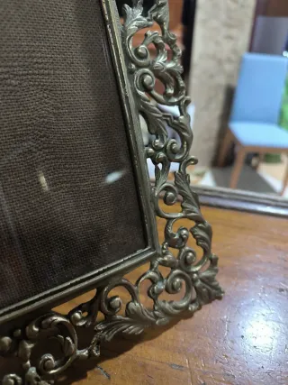 Marco de bronce antiguo