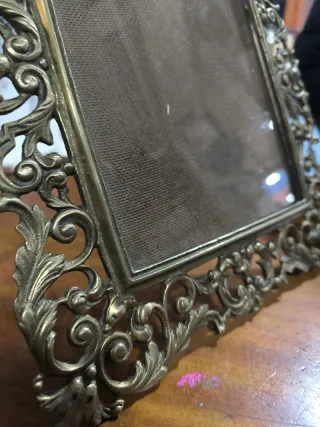 Marco de bronce antiguo