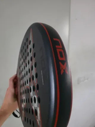 Pala de pádel Nox 18K+ 2025