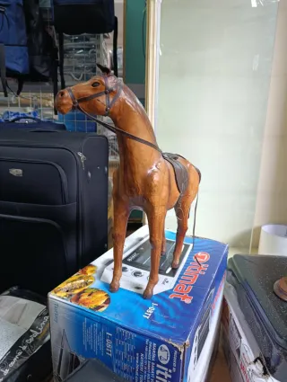 Caballo de cuero, estilo Liberty.