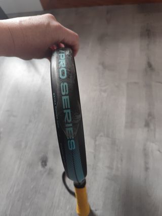 Pala de pádel Adidas Marta Ortega. Semi nueva