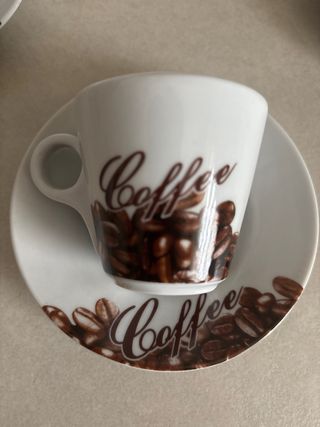 Juego de 6 tazas de café con sus platos