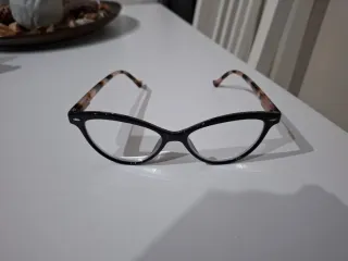 Gafas de ver negras estampadas