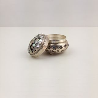 Scatolina vintage con madreperla