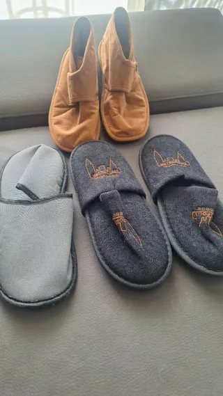 Lote de 4 pares de zapatillas de casa,num 40