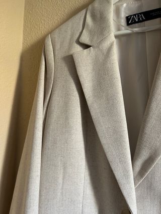 Americana Blazer beige – Zara (Talla M)