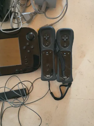 Pack Nintendo Wii U 32GB + mandos — completo