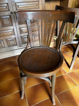 Sillas de madera antiguas