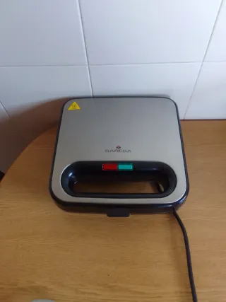 Sandwichera y Cortadora de Embutidos