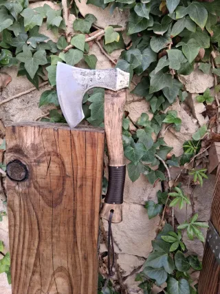 Hacha vikinga 1100grs una mano