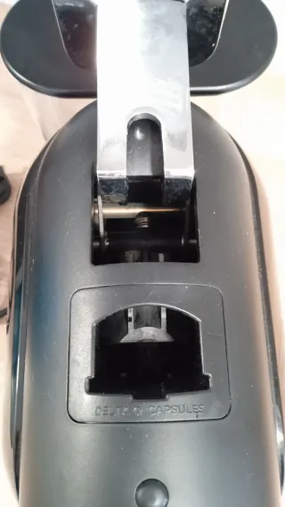 Cafetera Delta Q + Cápsulas