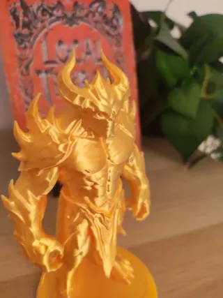 Demonio roca dorada. 3D