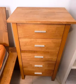 Cómoda de madera maciza en roble natural