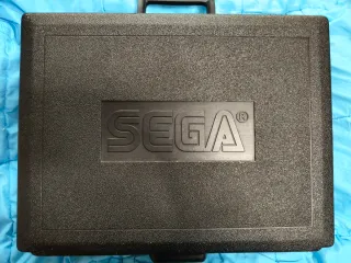 Maletín SEGA + MEGADRIVE + 2 MANDOS