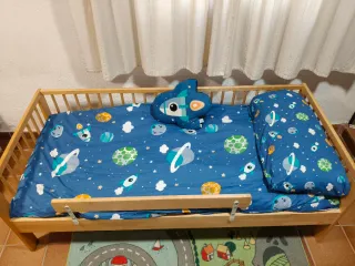 Cama infantil de madera sin uso,