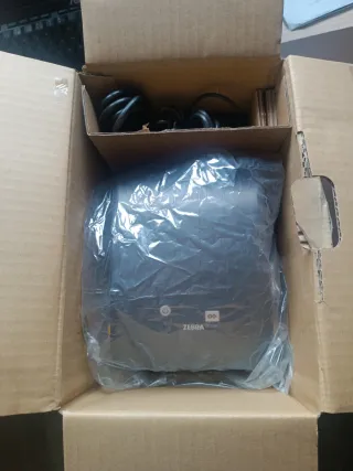 Etiquetadora ZEBRA ZD220d