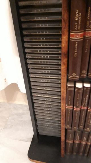 Conjunto de libros contemporáneos y cd