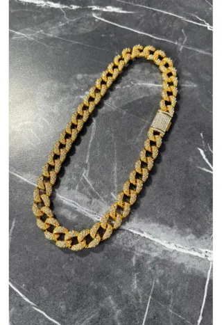 Cadena de fantasía dorada