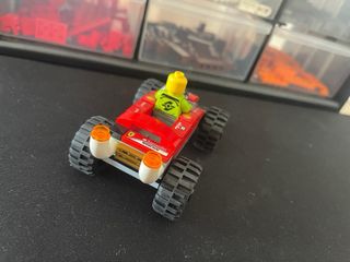 Lote Lego: Coches, Motos y Figuras