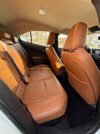 Lexus UX 250h 2WD Executive Navigation