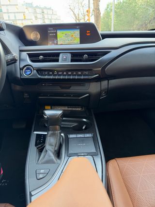 Lexus UX 250h 2WD Executive Navigation
