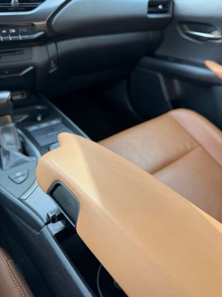 Lexus UX 250h 2WD Executive Navigation